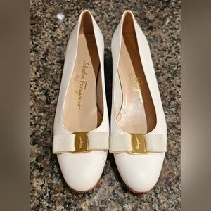 SALVATORE FERRAGAMO WHITE LEATHER SIZE 9